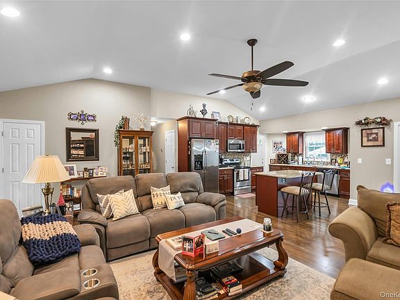 4th image of 84 Juniper Avenue