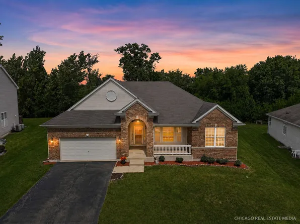 1255 Waterfront Ln, Hampshire, IL 60140