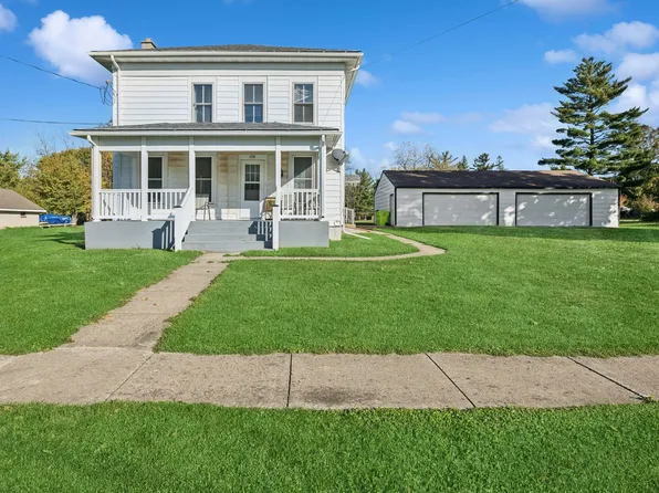 130 Seymour St, Sharon, WI 53585