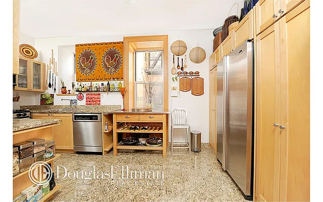 Sold by Douglas Elliman | media 23