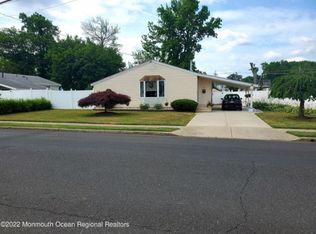 3 Boulevard E, Keyport, NJ 07735