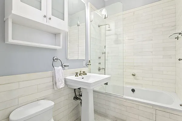 Rented by Compass | media 12