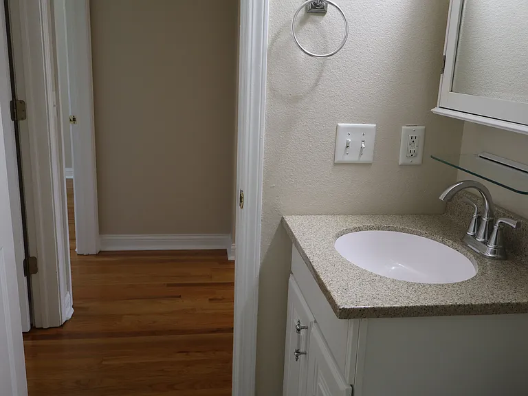 3327 SE 4th Ct — Photo 10