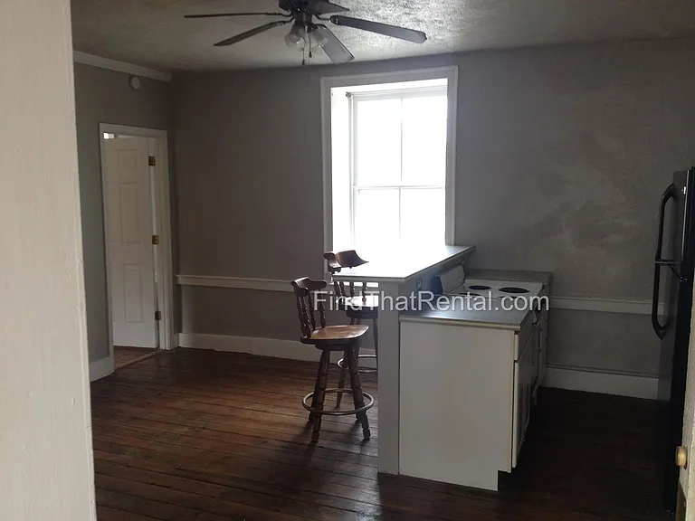 102 N Bedford St — Photo 5