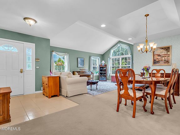 2nd image of 2490 Woodbine Lane