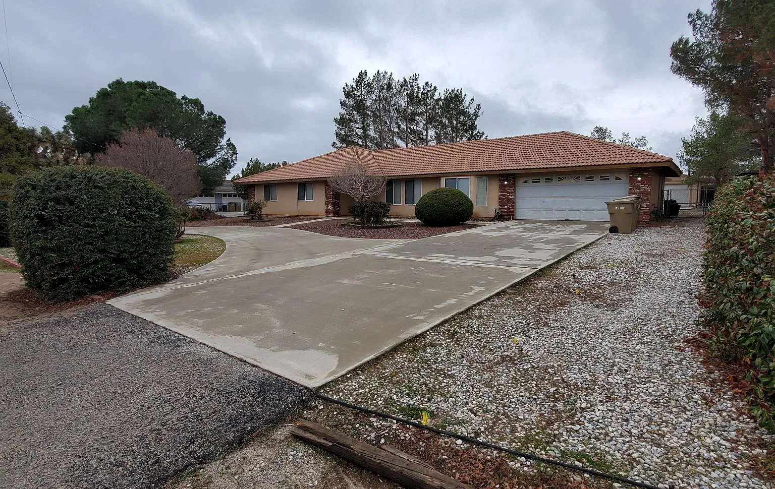 3 bed, 2.5 bath, 2088 sqft, $2,850 — Photo 2