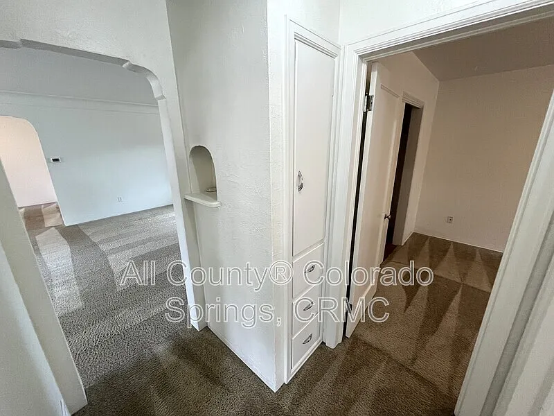 2 bed, 1.0 bath, 1136 sqft, $1,595 — Photo 3