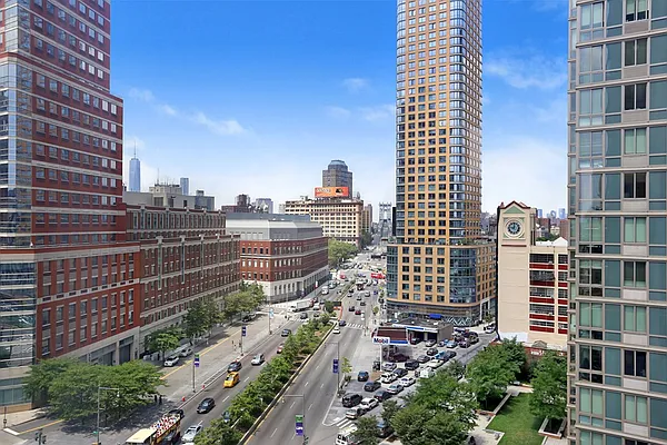 Sold by Corcoran | media 24