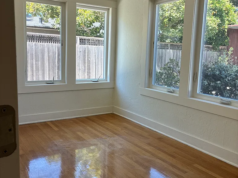 877 Villa Ave — Photo 9