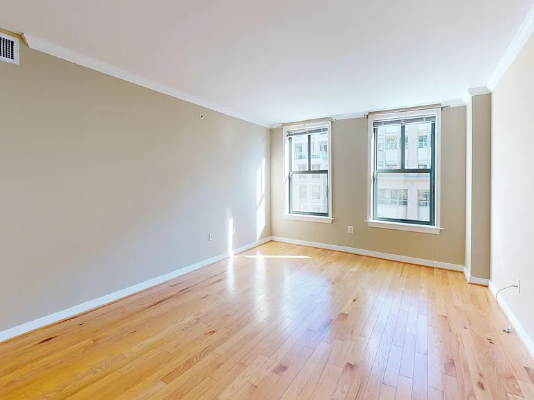 631 D St NW #931 — Photo 4