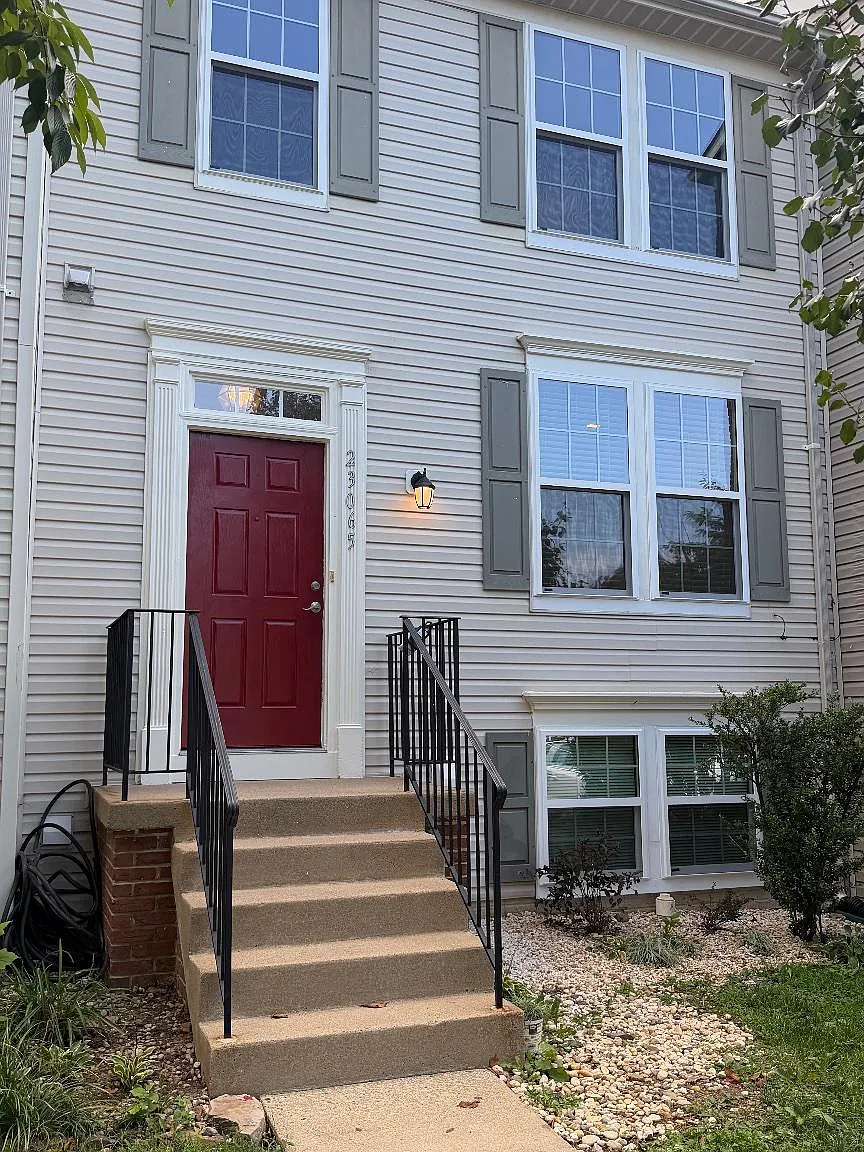 4 bed, 3.5 bath, 1640 sqft, $2,800 — Photo 1