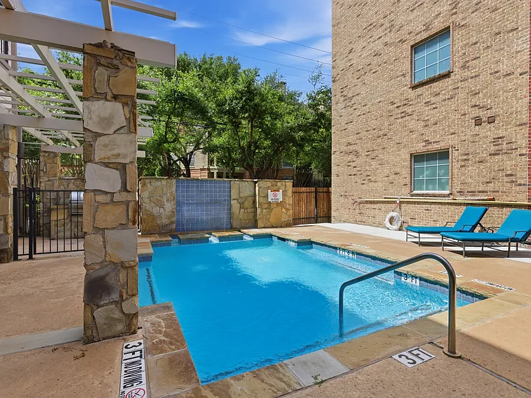 1020 Texas St #3100 — Photo 14