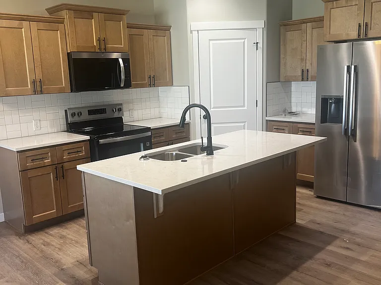 800 Shadowleaf Ave — Photo 2