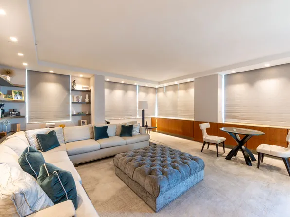 100 Riverside Boulevard image 11 of 15