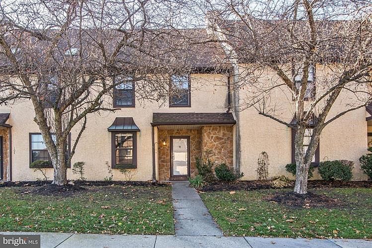 1st image of 106 Allens Ln #104