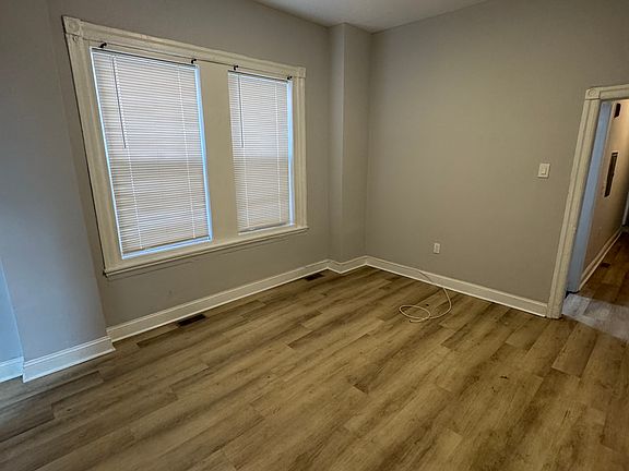 4th image of 5102 Spruce St APT 1