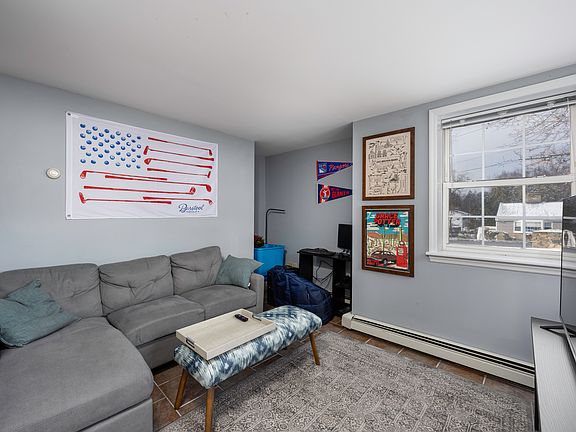 3rd image of 4 Woodbine Dr #2