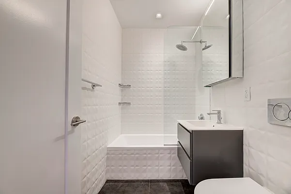 Rented by REAL New York | media 19