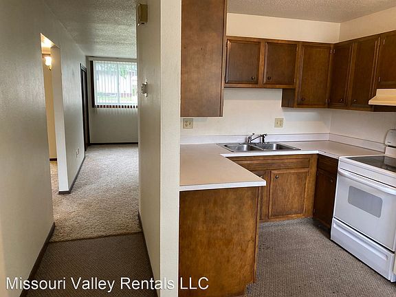 2nd image of 521 W Indiana Ave #4
