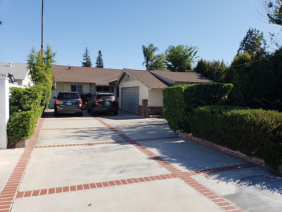 2nd image of 12828 Kling St