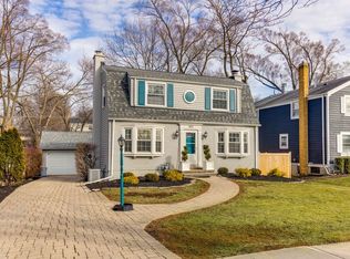 403 N Wille St, Mount Prospect, IL 60056