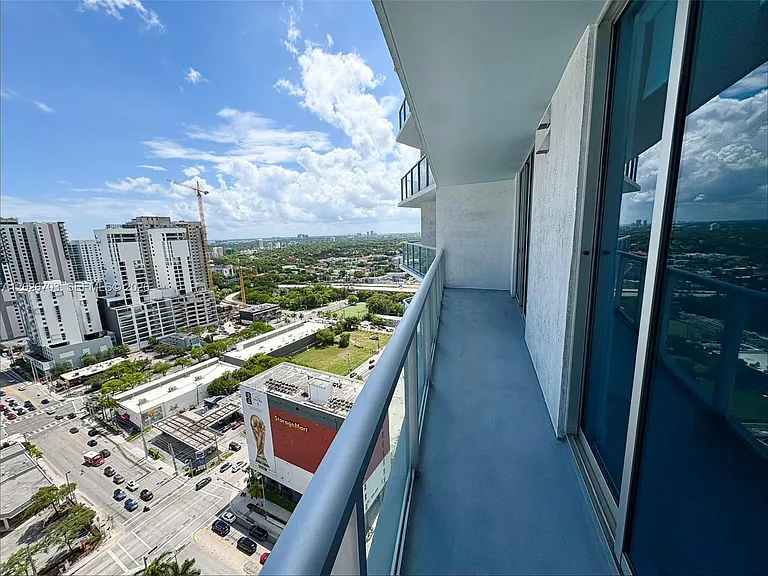 185 SW 7th St #2504 — Photo 15