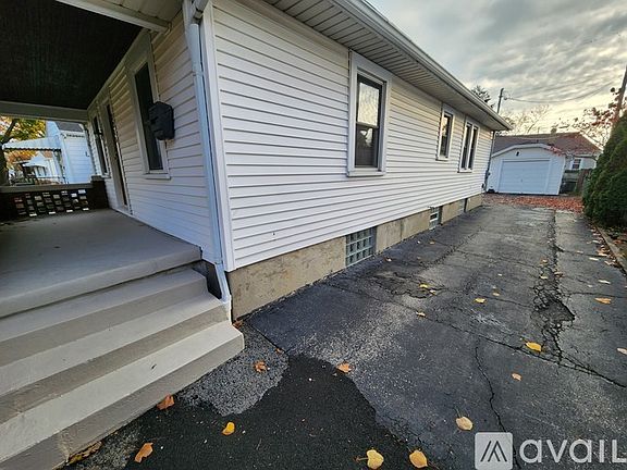 2nd image of 2316 Rosemont Blvd