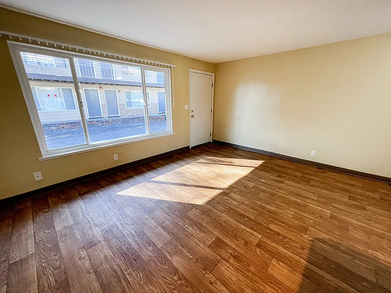 2865 Front St NE #3B — Photo 6