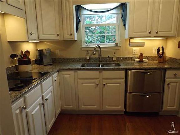 3rd image of 1453 S Shore Dr