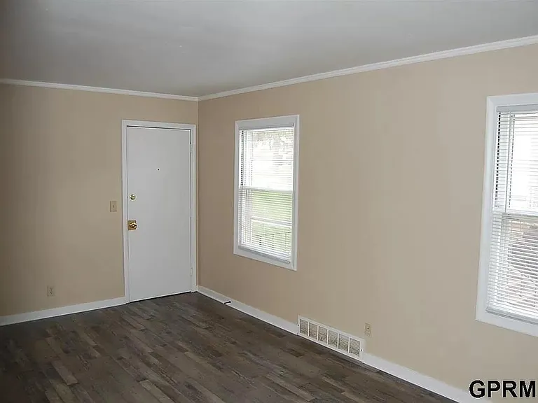 4535 Nicholas St #3 — Photo 2