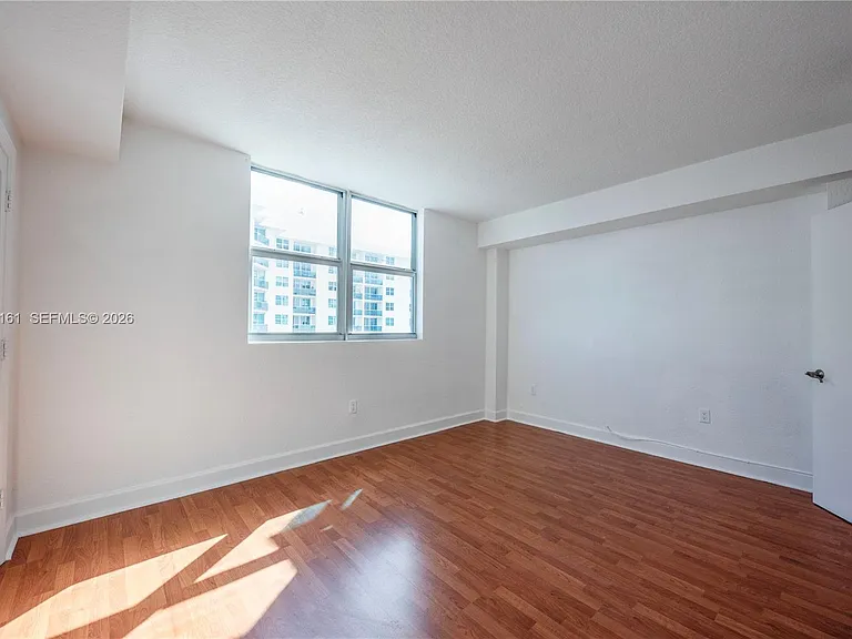 7501 E Treasure Dr #6A — Photo 12