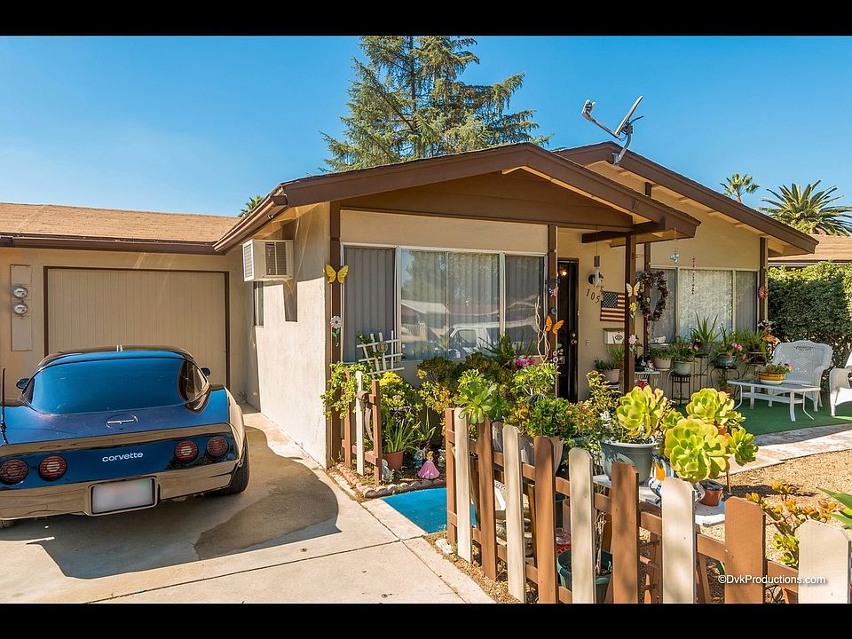1st image of 105 Foxdale Pl