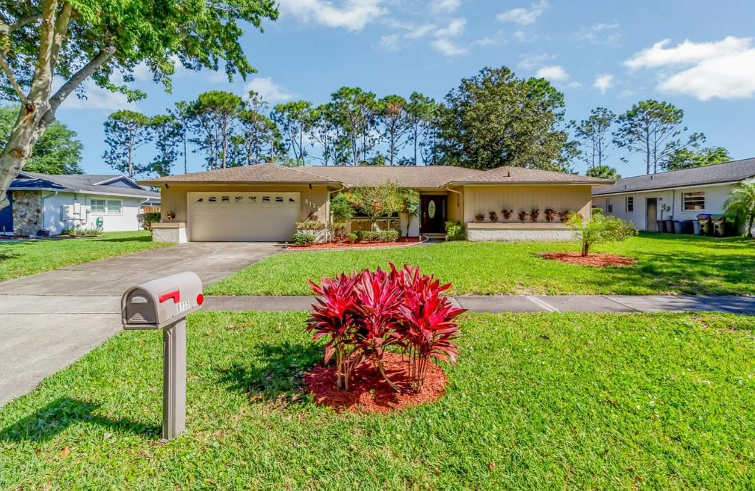 8135 Banyan Blvd — Photo 1