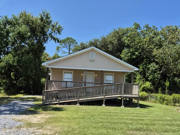 4311 Dunham St, Pascagoula, MS 39567