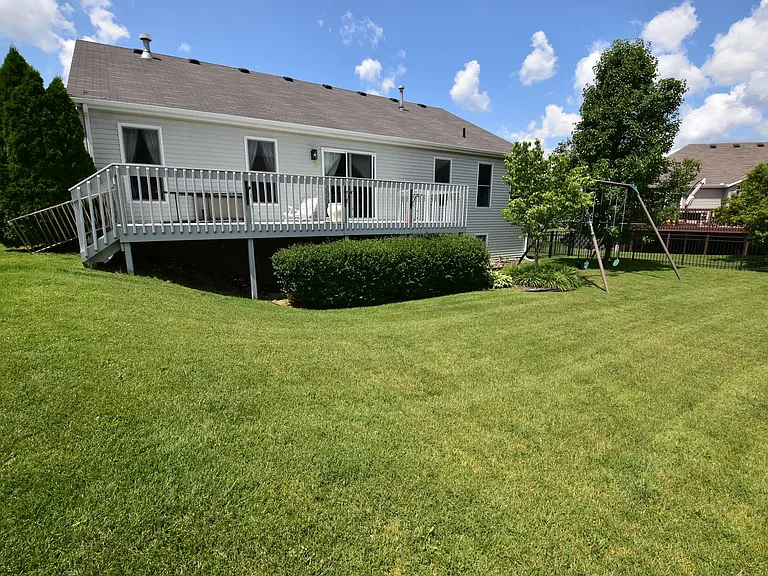 18153 Lisbon Dr — Photo 22
