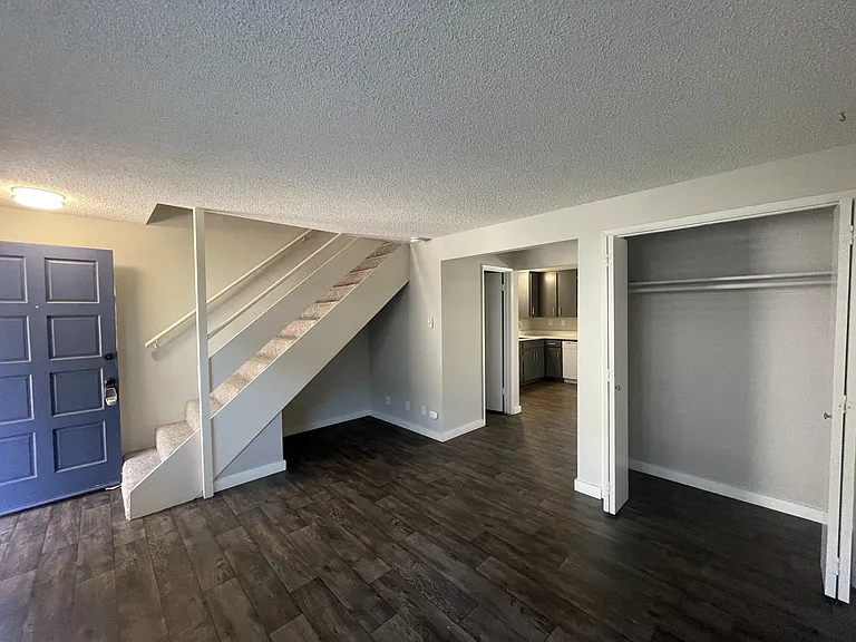 1608 Washington St #9 — Photo 2