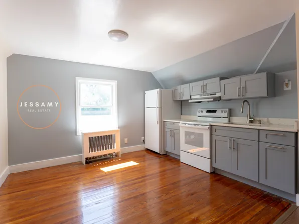 33 Oneida Ave Floor 3, Mount Vernon, NY 10553
