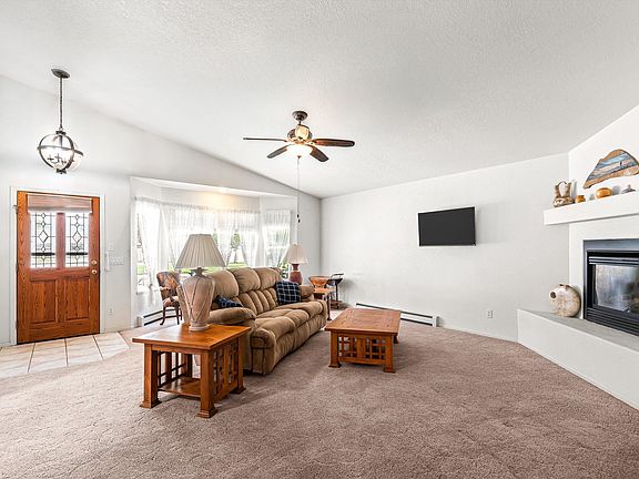 4th image of 609 Shadowbrook Dr
