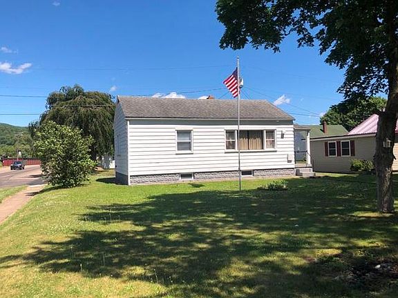 3rd image of 195 Elmwood Dr