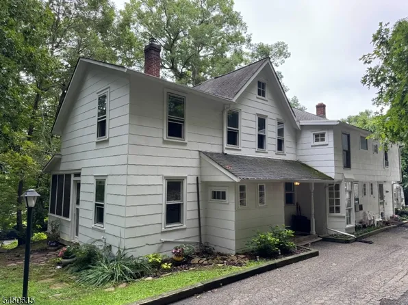 35 N Hillside Ave, Kenvil, NJ 07847