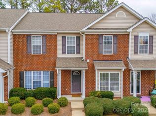 8065 Stoneham Ct, Matthews, NC 28105
