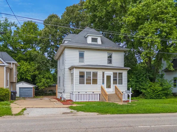 1011 S Center St, Bloomington, IL 61701