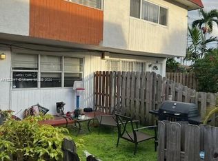 1560 NE 151st St APT 102, Miami, FL 33162