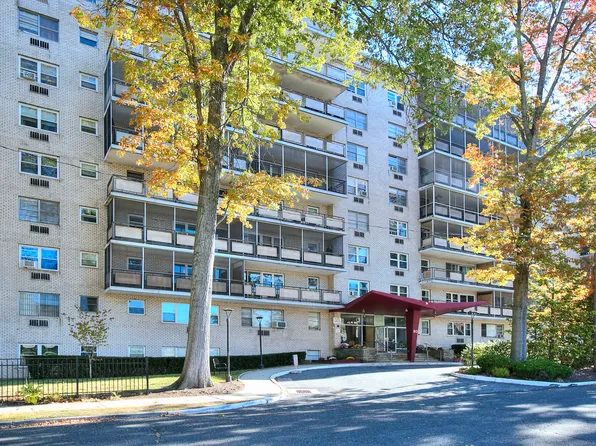 80 Cartright Street #8J, Bridgeport, CT 06604