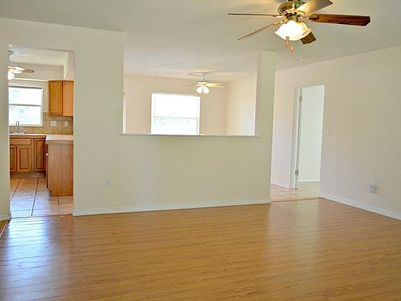 4th image of 3203 19th Ave W