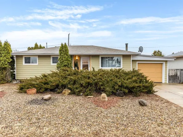 535 12th St NW, Medicine Hat, AB T1A 6R3