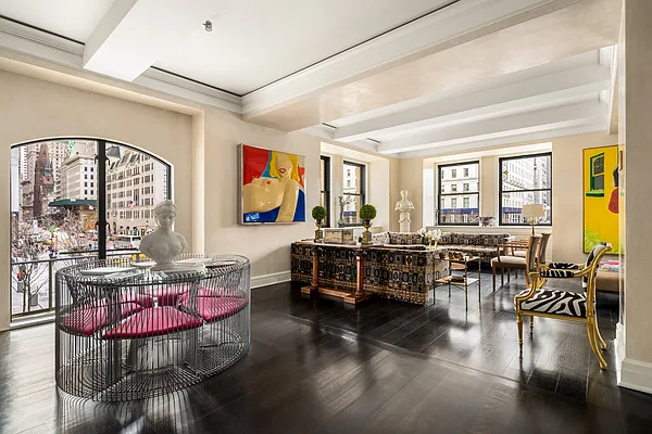 Sold by Sloane Square | media 3