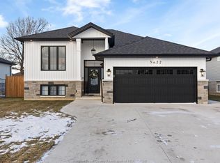 22 Lundy St, Amherstburg, ON N9V 0G5
