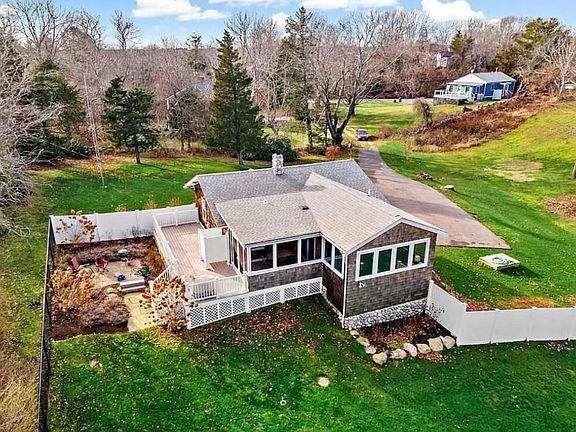 4th image of 488 Succotash Rd