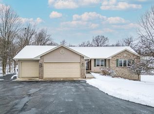 364 Corkhill Ct, Davis, IL 61019